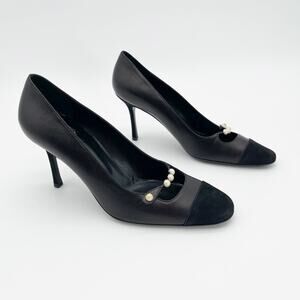 Chanel Vintage Fall 2005 Black Leather CC Pearl Suede Cap Toe Heels EU 39.5